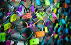 Informality and the governance dilemma: How institutional inter-linkages can bridge accountability gaps Informality and the governance dilemma: How institutional inter-linkages can bridge accountability gaps
