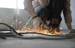 Servicing Development: Productive Upgrading of Labor-Absorbing Services in Developing Economies Servicing Development: Productive Upgrading of Labor-Absorbing Services in Developing Economies