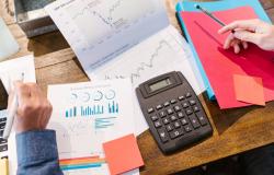 The Low-carbon Equity Market: A New Alternative for Investment Diversification? The Low-carbon Equity Market: A New Alternative for Investment Diversification?
