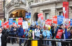 Noam Chomsky and Robert Pollin: If We Want a Future, Green New Deal Is Key Noam Chomsky and Robert Pollin: If We Want a Future, Green New Deal Is Key