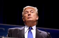 Noam Chomsky on Fascism, Showmanship and Democrats’ Hypocrisy in the Trump Era Noam Chomsky on Fascism, Showmanship and Democrats’ Hypocrisy in the Trump Era