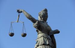 Inequality Metrics and the Question of Power Inequality Metrics and the Question of Power