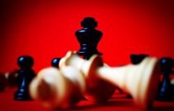 Nuclear Threats in a Criminal War Nuclear Threats in a Criminal War