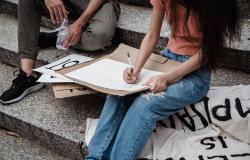 Extinction Rebellion says ‘we quit’ – why radical eco-activism has a short shelf life Extinction Rebellion says ‘we quit’ – why radical eco-activism has a short shelf life