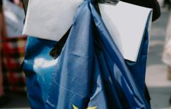 Beyond “Eurokafala”: A globally connected approach to entry, settlement, and citizenship