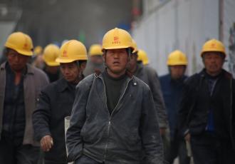 Fragmented Governance in the Belt and Road Initiative: Aligning Policy With SDGs 8 and 9