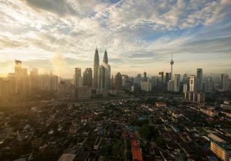 Malaysia's Ambivalent Middle Power Status: A Global South Perspective From a Reconceptualised Geoeconomics