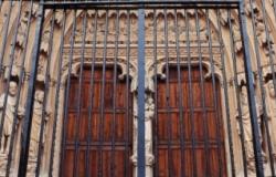 http://foter.com/photo/door-fence-church-cross/ CC0 1.0 Universal (CC0 1.0) Publ http://foter.com/photo/door-fence-church-cross/ CC0 1.0 Universal (CC0 1.0) Publ