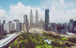 Can Vision 2020 be Far Away? Malaysia's Transformation Problems to a High‐Income Economy Can Vision 2020 be Far Away? Malaysia's Transformation Problems to a High‐Income Economy