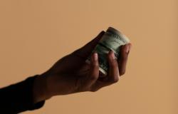 ‘Call the Bluff’ or ‘Build Back Better’—Anti-corruption reforms in post-war Ukraine ‘Call the Bluff’ or ‘Build Back Better’—Anti-corruption reforms in post-war Ukraine
