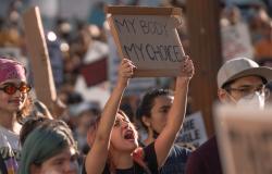 Chomsky: Overturn of “Roe” Shows How Extreme an Outlier the US Has Become Chomsky: Overturn of “Roe” Shows How Extreme an Outlier the US Has Become